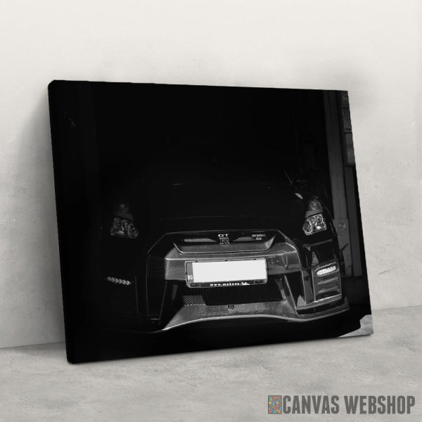 Slika Nissan GTR u garaži Slika Nissan GTR u garaži