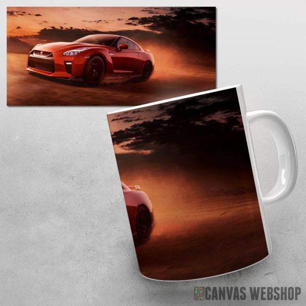 Šolja Nissan GTR u pustinji