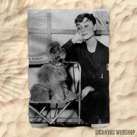 Peškir Audrey Hepburn With a Dog