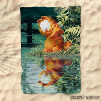 Peškir Garfild se ogleda