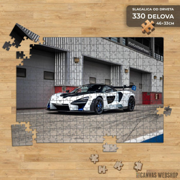 Slagalica McLaren Senna ispred garaža Slagalica McLaren Senna ispred garaža