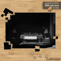 Slagalica Nissan GTR u garaži Slagalica Nissan GTR u garaži