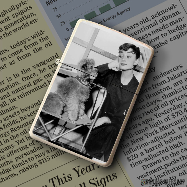Upaljač Audrey Hepburn With a Dog Upaljač Audrey Hepburn With a Dog