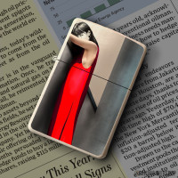 Upaljač Dama u crvenom