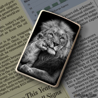 Upaljač lion with baby lion