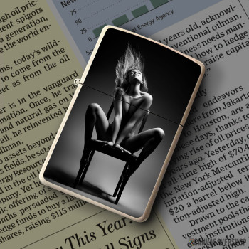 Upaljač Nude woman on chair Upaljač Nude woman on chair
