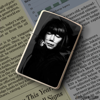 Upaljač Rei Kawakubo Upaljač Rei Kawakubo